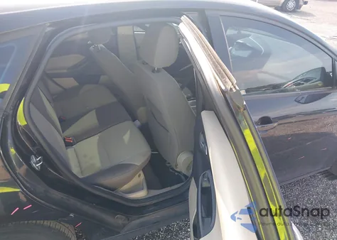 2014 Ford Focus Se z USA, uszkodzony, nr VIN 1FADP3K2XEL285282